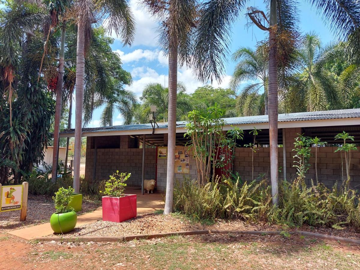 Litchfield Tourist Park Hotel Batchelor Exterior photo