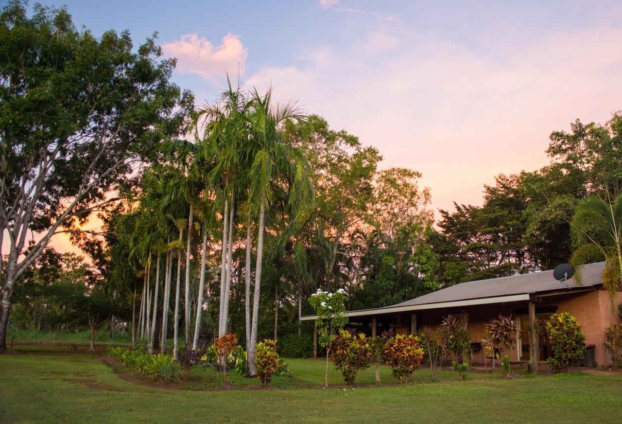 Litchfield Tourist Park Hotel Batchelor Exterior photo